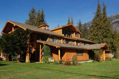 Bella Coola Mountain Lodge 001